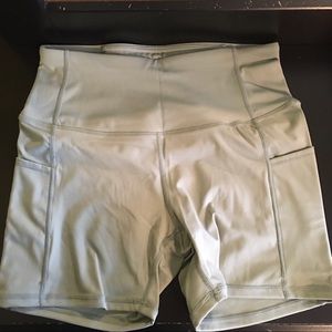Light green pocket biker shorts